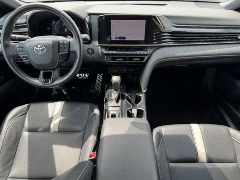 Used 2025 Toyota Camry SE FWD image 14