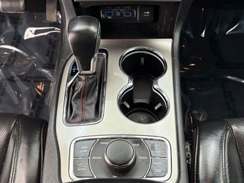 Used 2019 Jeep Grand Cherokee Trailhawk w/ Trailhawk Luxury Group AWD/4WD image 39