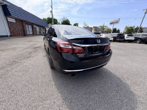 Used 2017 Honda Accord Sport image 45