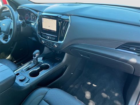 Used 2023 Chevrolet Traverse High Country image 32