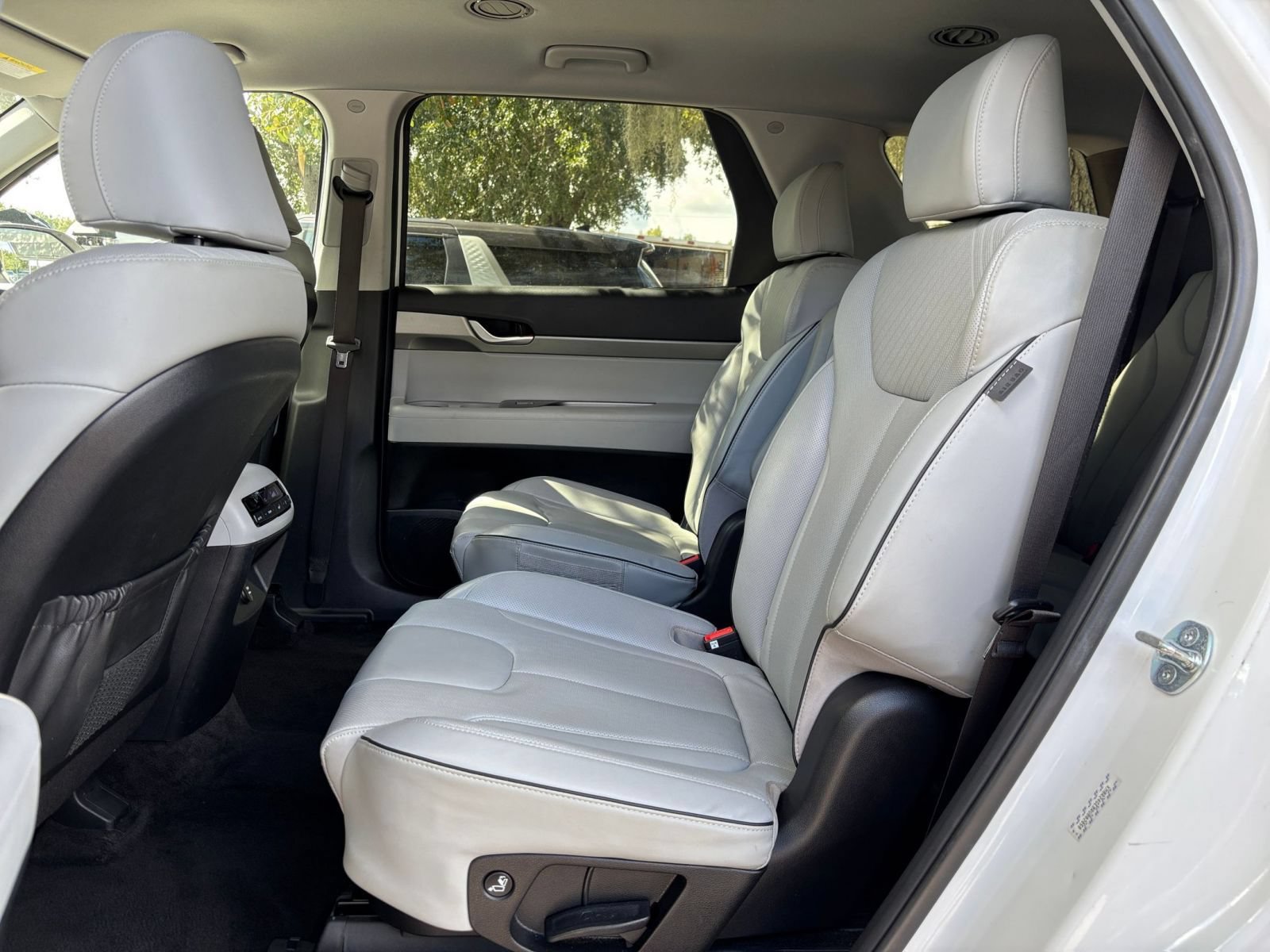 Used 2024 Hyundai Palisade SEL FWD image 28