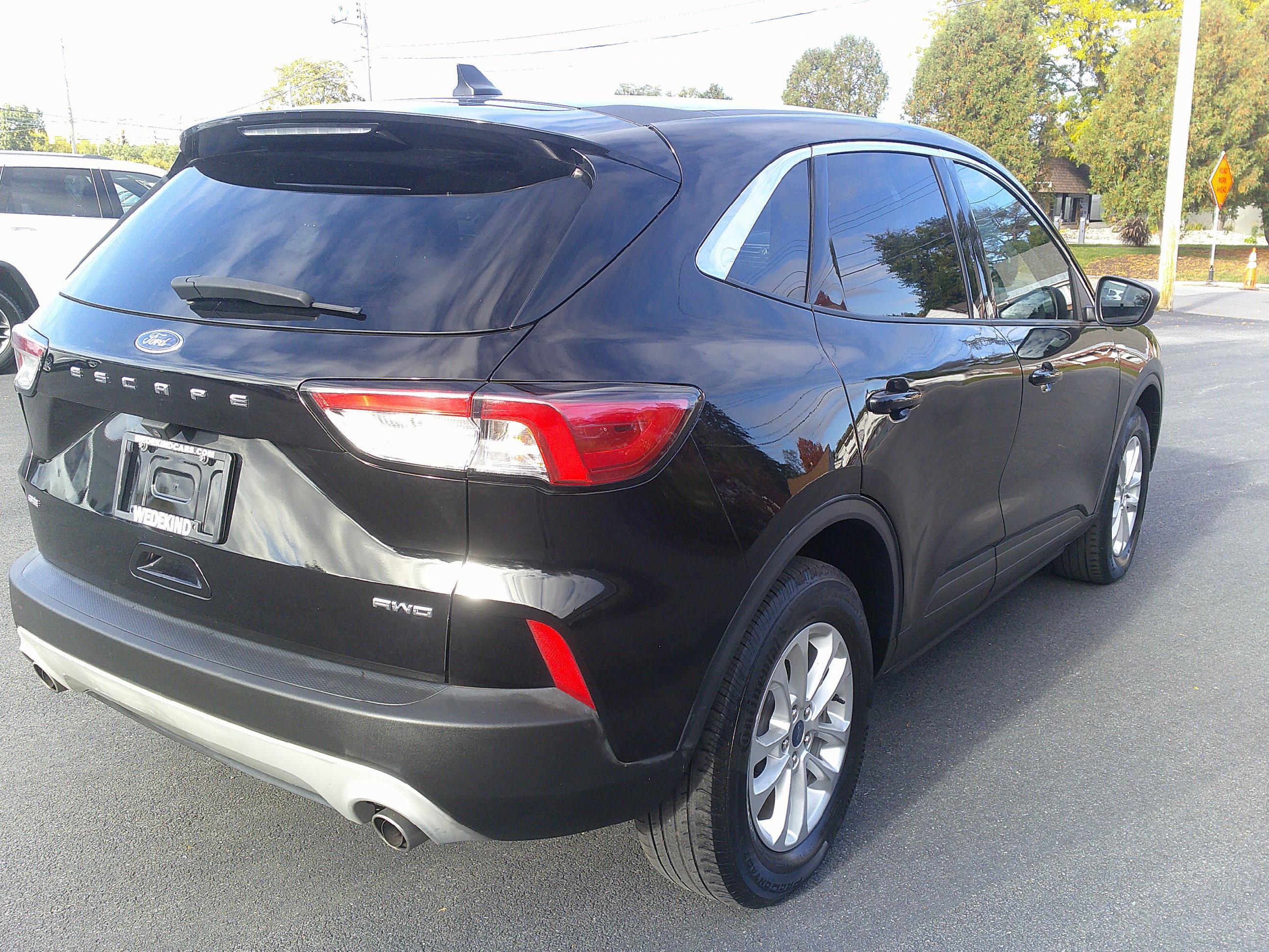 Used 2022 Ford Escape SE w/ Cold Weather Package AWD/4WD image 8