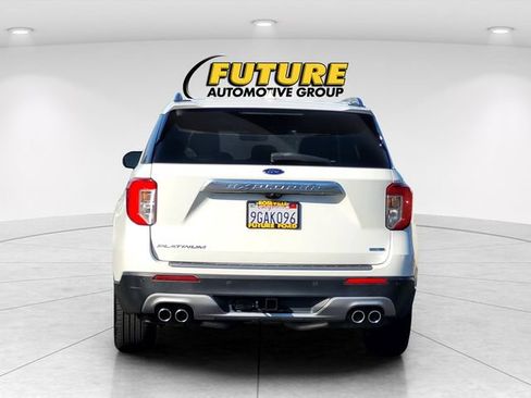 Certified 2020 Ford Explorer Platinum w/ Premium Technology Package AWD/4WD image 5