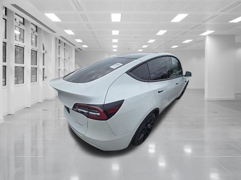 Used 2020 Tesla Model Y Long Range AWD/4WD image 4