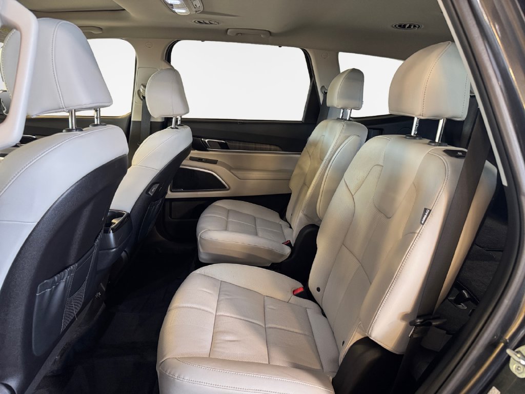 Certified 2024 Kia Telluride EX w/ EX Captain's Chair Package FWD image 24