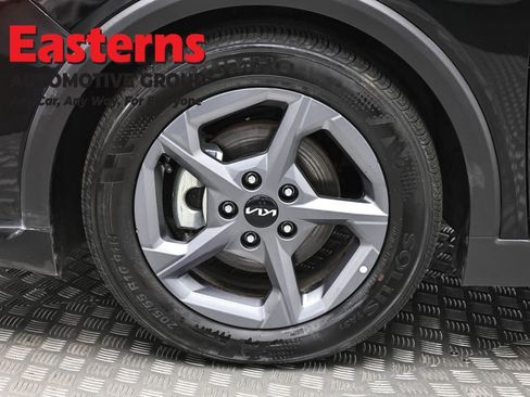 Used 2025 Kia K4 LXS image 32