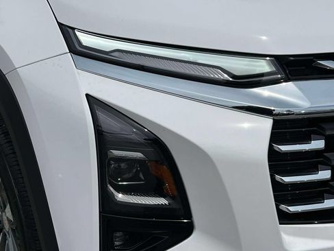 Used 2026 Chevrolet Equinox LT w/ Safety and Technology Package FWD image 11