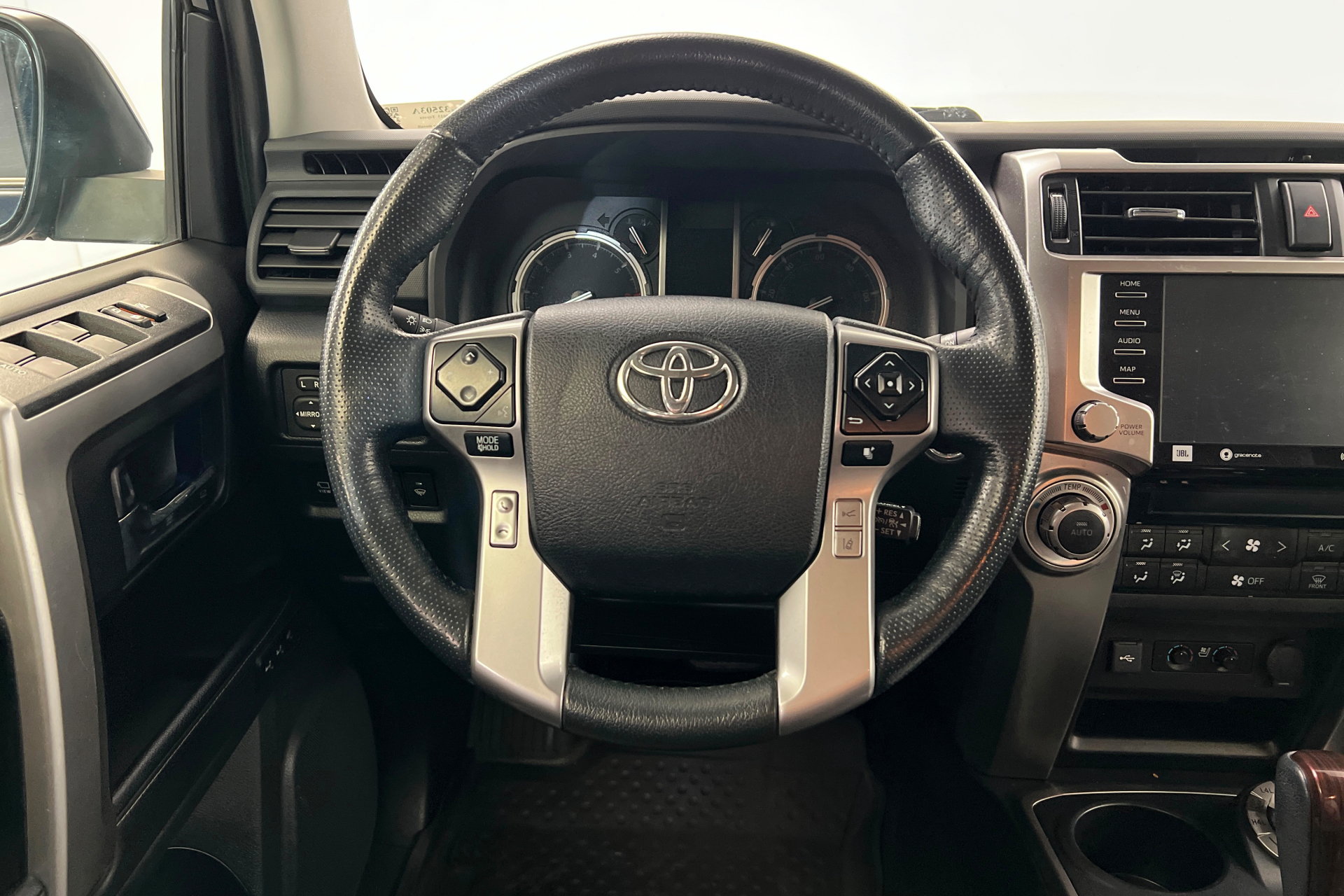 Used 2023 Toyota 4Runner Limited AWD/4WD image 13
