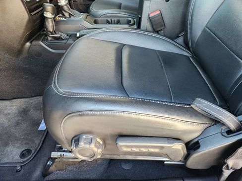 Used 2023 Jeep Wrangler Unlimited Sahara AWD/4WD image 25