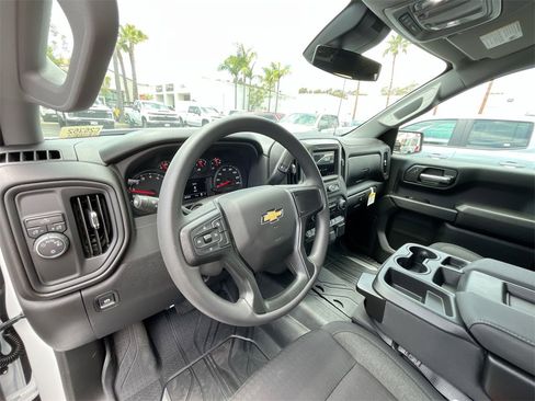 New 2025 Chevrolet Silverado 1500 Custom image 10