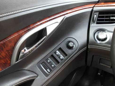 Used 2012 Buick LaCrosse Leather FWD image 19