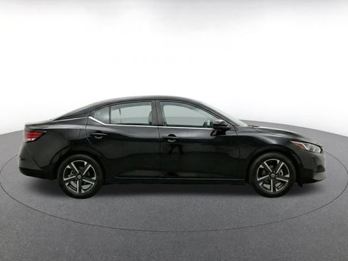 Used 2025 Nissan Sentra SV FWD image 10
