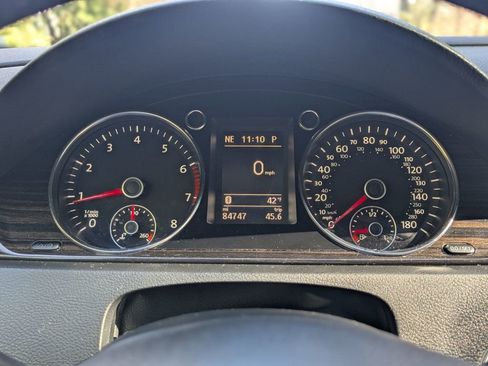 Used 2015 Volkswagen CC Executive image 24