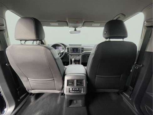 Used 2023 Volkswagen Atlas SE image 15