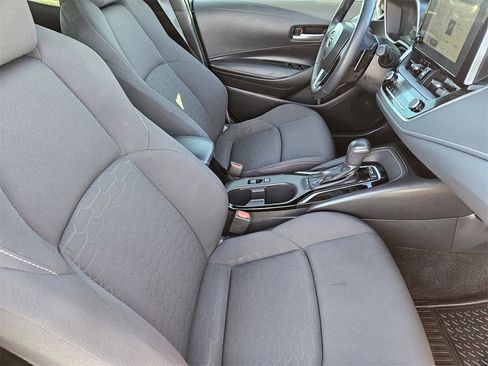 Used 2025 Toyota Corolla SE image 13