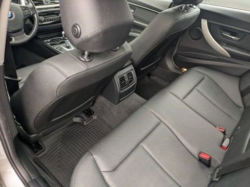 Used 2017 BMW 320i xDrive Sedan image 16