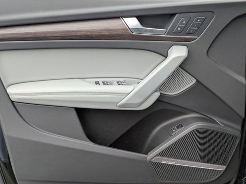 Used 2025 Audi Q5 2.0T Premium Plus w/ Premium Plus Package image 10