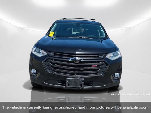 Used 2021 Chevrolet Traverse RS w/ LPO, Cargo Package FWD image 2