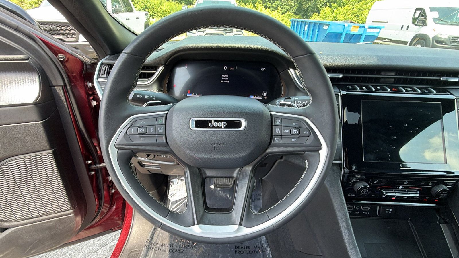 Certified 2025 Jeep Grand Cherokee Altitude AWD/4WD image 27