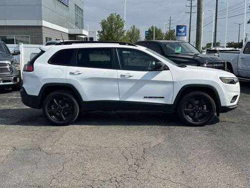 Used 2023 Jeep Cherokee Altitude Lux AWD/4WD image 2