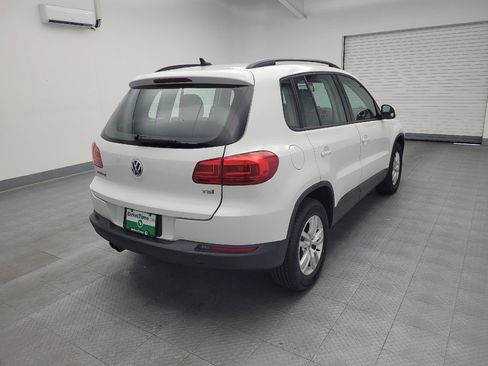 Used 2017 Volkswagen Tiguan S image 9