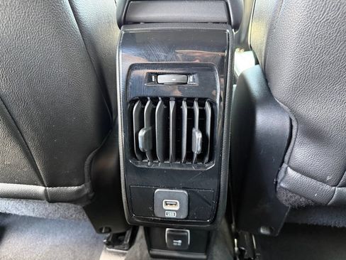 Used 2024 Jeep Compass Latitude AWD/4WD image 15