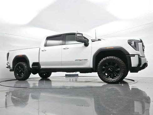 Used 2024 GMC Sierra 2500 AT4 w/ AT4 Premium Plus Package AWD/4WD image 47