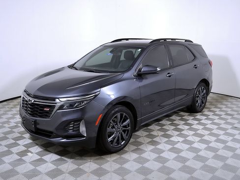 Used 2022 Chevrolet Equinox RS w/ Infotainment Package FWD image 3