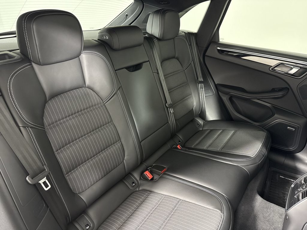 Certified 2026 Porsche Macan Turbo AWD/4WD image 23