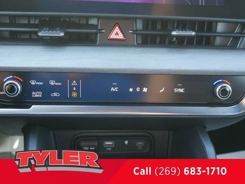 Used 2024 Kia Sportage X-Line w/ X-Line Premium Package AWD/4WD image 49