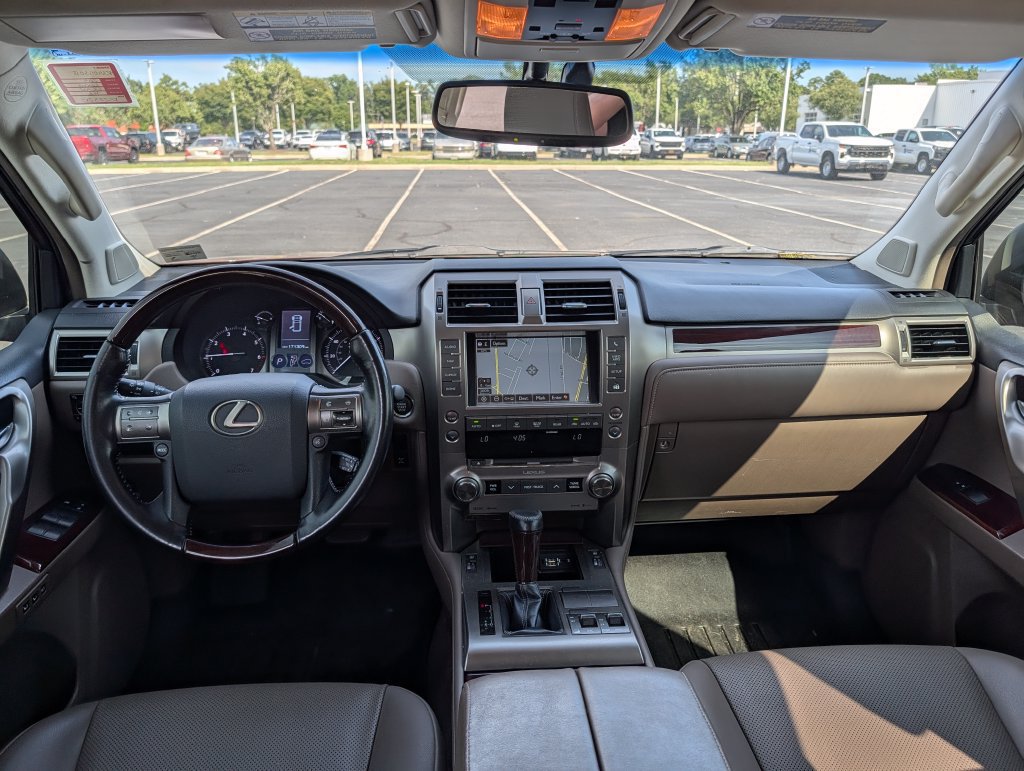 Used 2019 Lexus GX 460 Premium AWD/4WD image 2