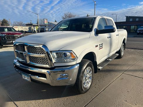 Used 2016 RAM 2500 Laramie w/ Convenience Group image 2