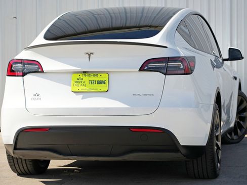 Used 2023 Tesla Model Y Long Range image 5