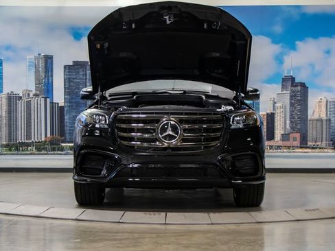 Used 2026 Mercedes-Benz GLS 450 4MATIC image 4