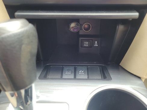 Used 2013 Toyota Camry XLE FWD image 34
