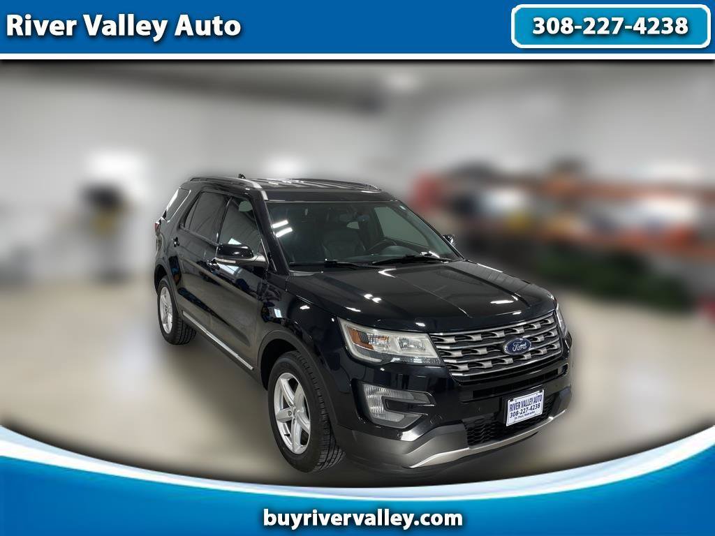 Used 2017 Ford Explorer XLT w/ Equipment Group 202A AWD/4WD image 1
