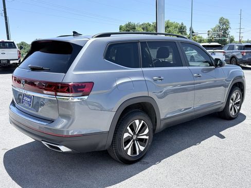 Used 2024 Volkswagen Atlas SE FWD image 4