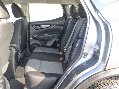 Used 2020 Nissan Rogue Sport SV image 8