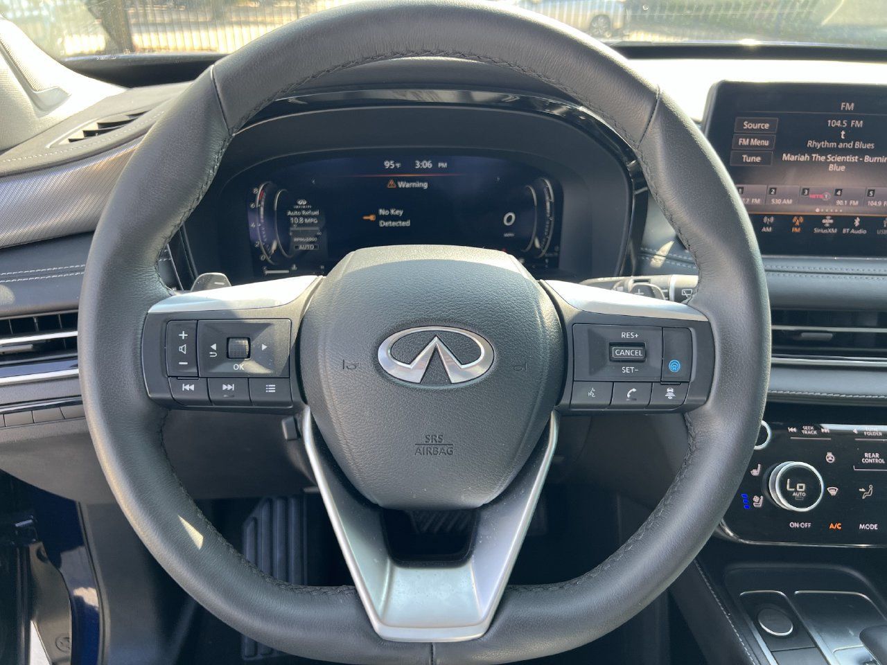 Used 2023 INFINITI QX60 Luxe w/ Performance Audio Package AWD/4WD image 6