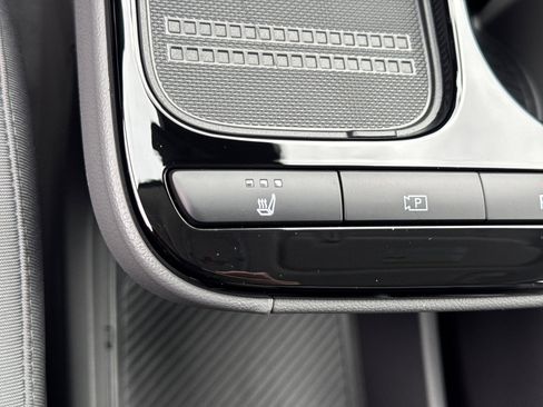 New 2025 Hyundai Ioniq 5 SE image 25