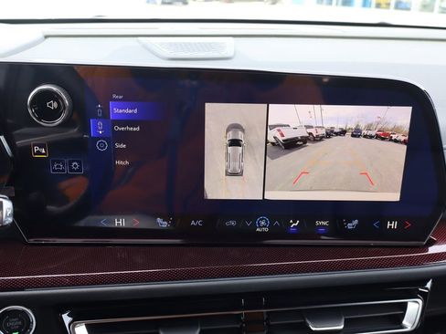 New 2026 Chevrolet Traverse Z71 image 12