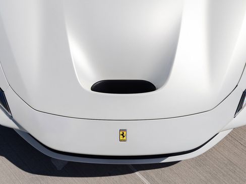 Used 2023 Ferrari F8 Tributo RWD image 31