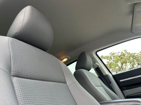 Used 2009 Dodge Charger SXT image 16