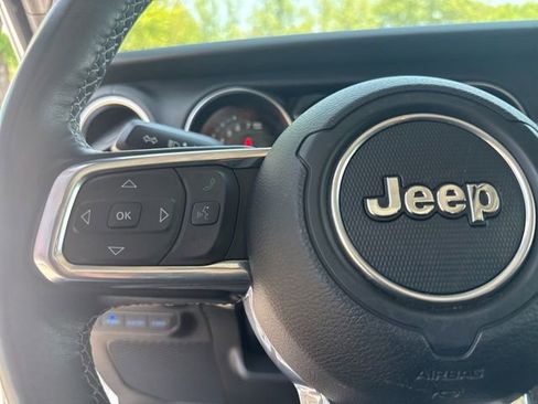 Used 2023 Jeep Wrangler Unlimited Sahara w/ Cold Weather Group AWD/4WD image 33