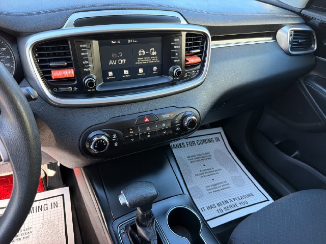 Used 2020 Kia Sorento LX AWD/4WD image 19