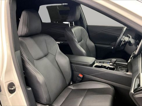 Used 2024 Lexus RX 350 Premium w/ Cold Area Package FWD image 8
