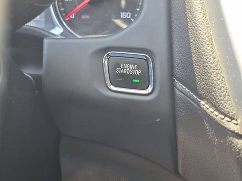 Used 2019 GMC Acadia SLT FWD image 17