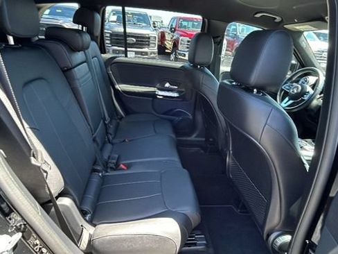 Used 2022 Mercedes-Benz GLB 250 w/ Premium Package Lite image 13