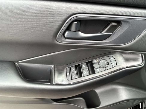 Used 2026 Nissan Rogue S FWD image 13