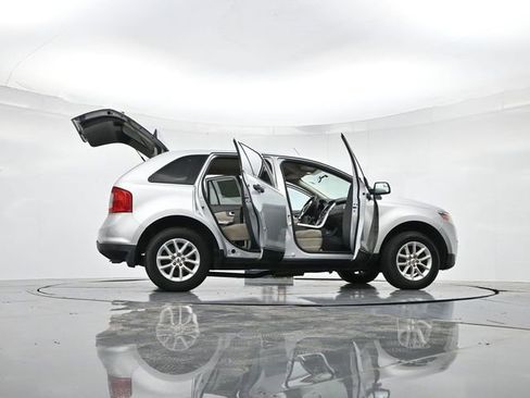 Used 2013 Ford Edge SE FWD image 50